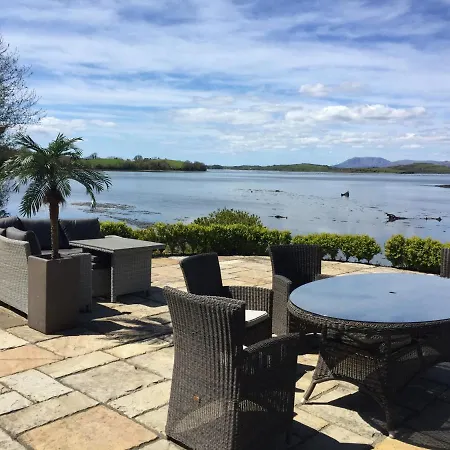 منزل ريفي Seafort Luxury Hideaway