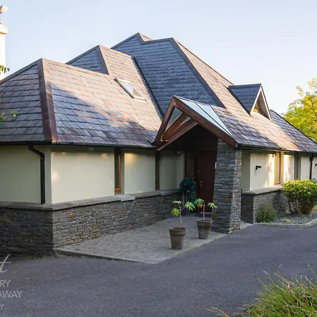 منزل ريفي Seafort Luxury Hideaway بانتري