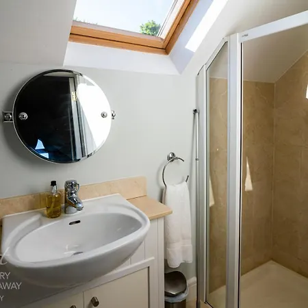 منزل ريفي Seafort Luxury Hideaway *