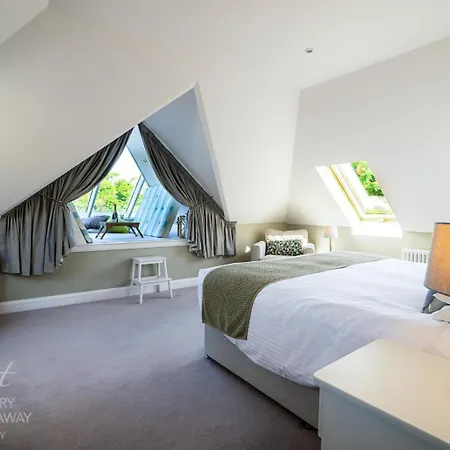 منزل ريفي Seafort Luxury Hideaway *