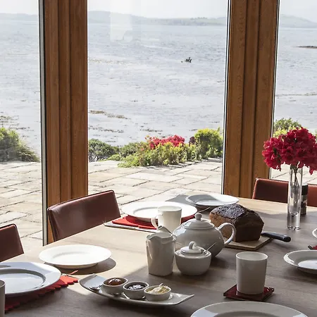 منزل ريفي Seafort Luxury Hideaway